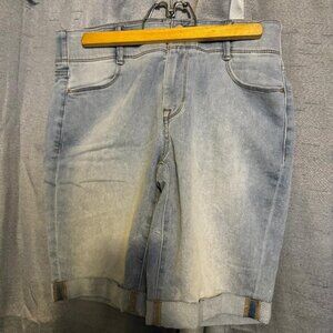 Apt. 9 Mid Rise Bermuda Shorts (Size 10)